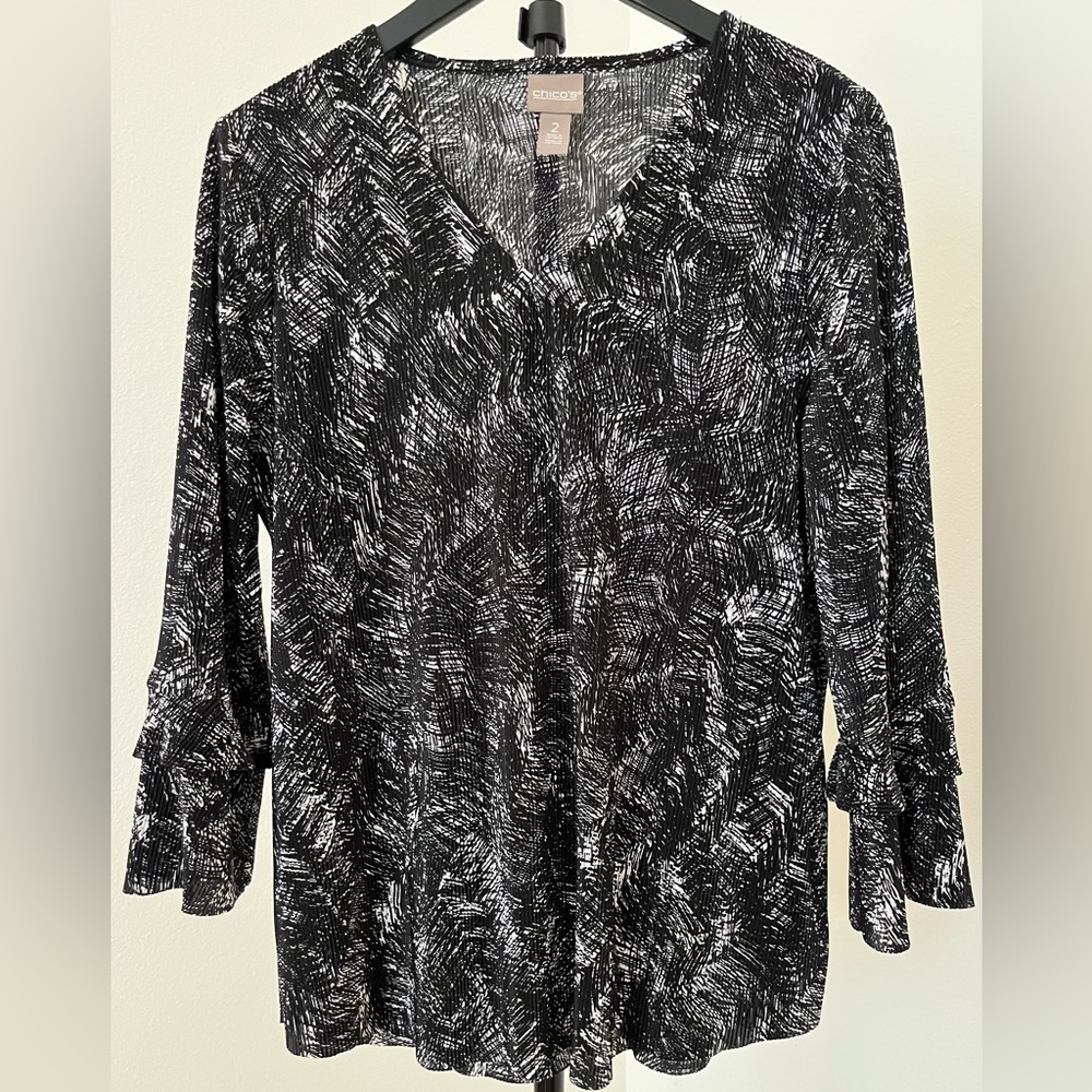 🖤 Chico’s Abstract Print Bell Sleeve Top | Black + White Lightweight | Large